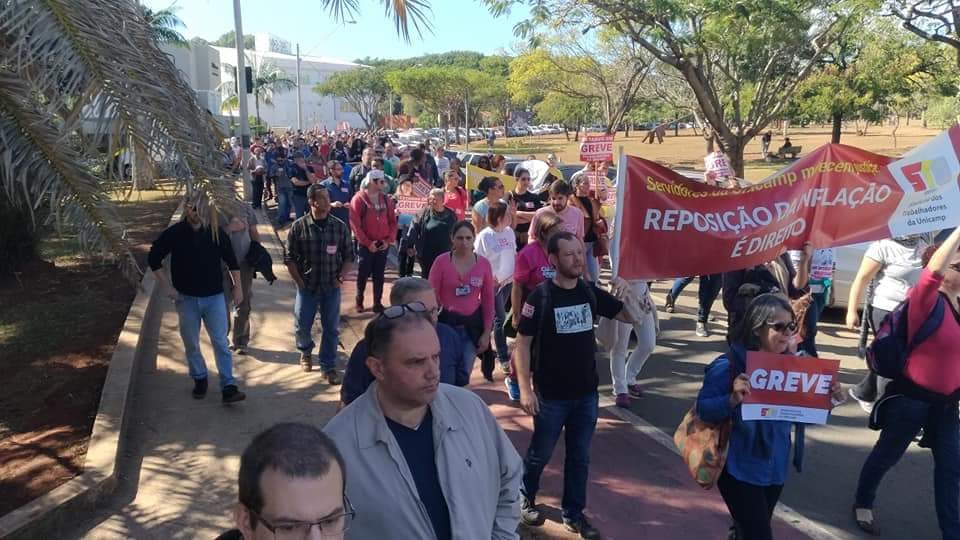 Mobilização dos trabalhadores da Unicamp suspende a reunião do Consu.