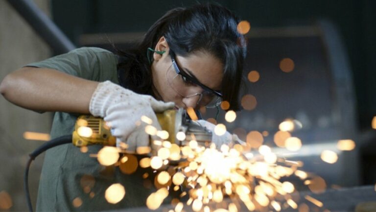 Para entender os ataques contra nossos direitos