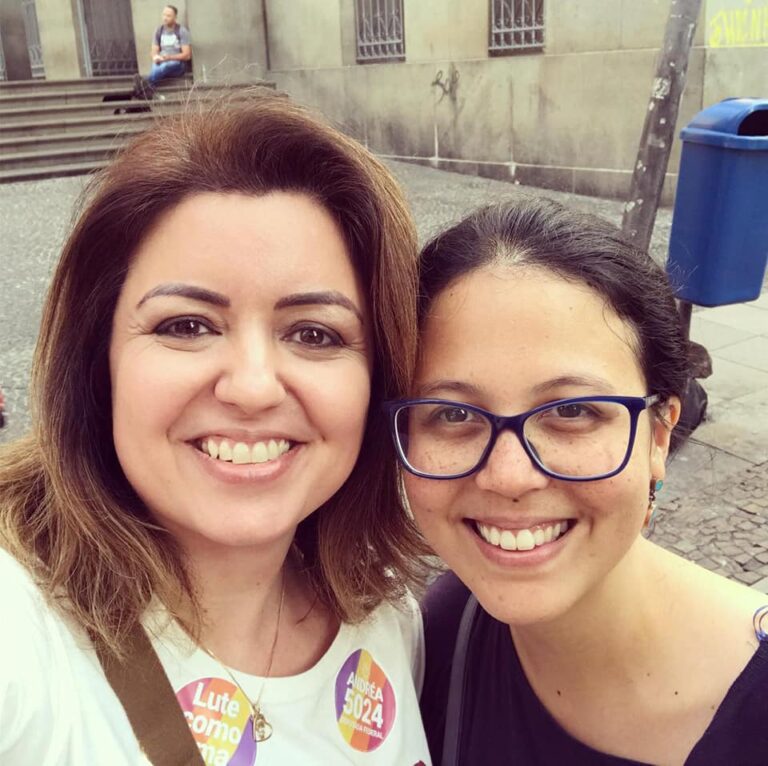 Lute com uma garota, como uma mulher, como uma mãe!