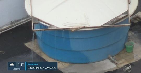 Desperdício de água no recém inaugurado teatro municipal de Piracicaba