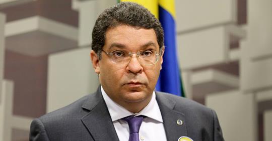 Economista de Bolsonaro tem interesse em equipe econômica de Temer