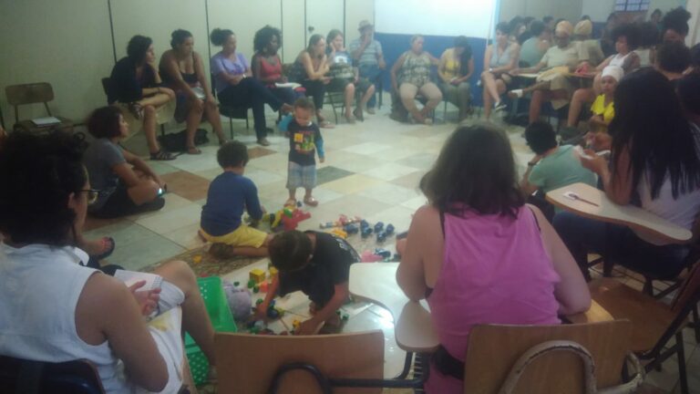 Construção dos atos nos dias 8 e 14 de março.