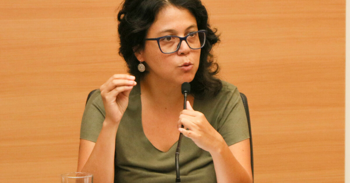 Mariana Conti aciona o MP sobre falta de servidoras nas delegacias da mulher em Campinas, diante do aumento no número de casos de violência na cidade