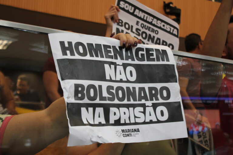 VITÓRIA | Barramos a homenagem a Bolsonaro em Campinas!